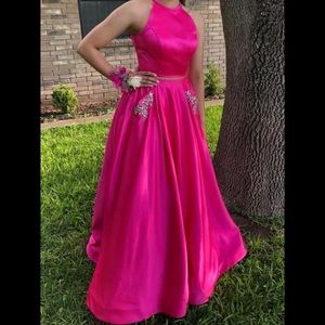 Size 2 Sherri Hill 2-piece prom dress, worn only once.